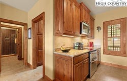 552 Penny Lane, Banner Elk, NC 28604