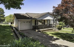 611 W 6th Ave, Lenoir City, TN 37771