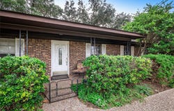 112 Hasler St, Bastrop, TX 78602