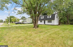 22 TECUMSEH TRAIL, BROWNS MILLS, NJ 08015