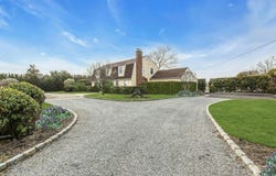 26 Oak Lane, Hampton Bays, NY 11946