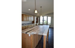94250 SEAVIEW LN, Gold Beach, OR 97444