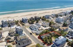 16 E Goldsborough Avenue, Long Beach Twp, NJ 08008