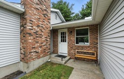 6 Oakridge Cir, Easthampton, MA 01027
