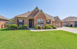 908 Carol Ann Place, Moore, OK 73160