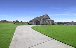 40 CREST LOOP ROAD, CLANTON, AL 35045