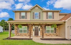 809 Pecan Grove Loop, Hope Mills, NC 28348