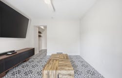 100 N Monroe Ave, Margate, NJ 08402
