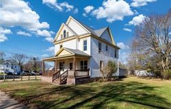 207 12th Avenue W, Menomonie, WI 54751