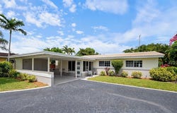 2113 NE 29th Ct, Fort Lauderdale, FL 33306
