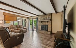 3212 NW Canterbury Place, Blue Springs, MO 64015
