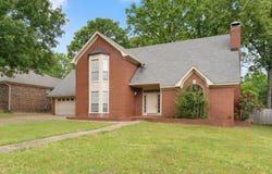 16 Blue Mountain Drive, Maumelle, AR 72113