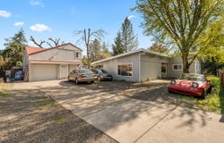 787 S Shasta Avenue, Eagle Point, OR 97524
