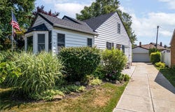 6342 Chestnut Hills Drive, Parma, OH 44129