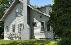 8 Sterling Street, Ellsworth, ME 04605