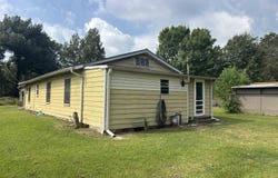 306 Doris St., Queen City, TX 75572