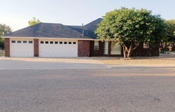 301 Robin Road, Dumas, TX 79029