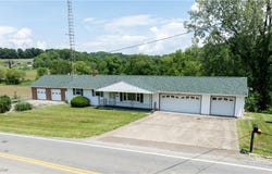 6088 Willowdale Avenue SE, Waynesburg, OH 44688