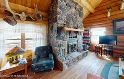 1404 WARM SPRINGS Drive, Dubois, WY 82513