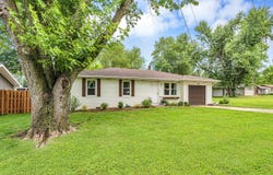 207 W Mcconnell Street, Nixa, MO 65714