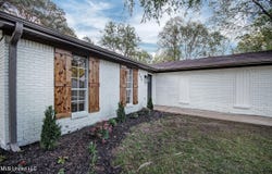 394 Woodcliff Drive, Jackson, MS 39212