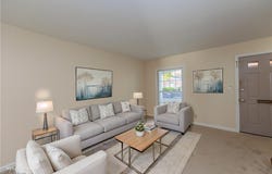 10 Trenton Sq, Euclid, OH 44143