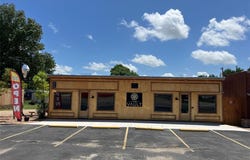 202 N Parkway Drive, Alvarado, TX 76009