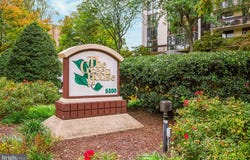 5300 HOLMES RUN Parkway, ALEXANDRIA, VA 22304