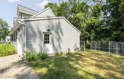19 Schuster Road, Guilderland, NY 12303