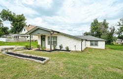 1212 E Cleveland Avenue, Guthrie, OK 73044