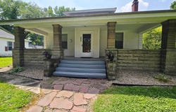 202 S Division St, Stronghurst, IL 61480