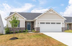 1002 Bookman Avenue, Akron, OH 44312
