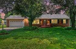 2125 Pawnee Path, Stevensville, MI 49127