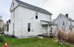 737 Countyline St, New Castle, PA 16101