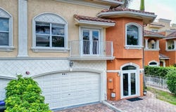 903 NE 17th Way, Fort Lauderdale, FL 33304