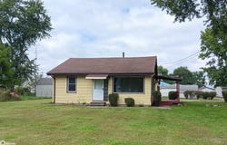 431 W Main Street, Agency, IA 52537