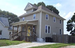 435 W MAPLE Street, Canton, IL 61520