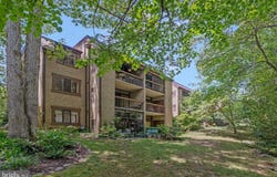 1665 PARKCREST CIR #301, RESTON, VA 20190
