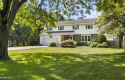 308 Polsinelli Drive, Guilderland, NY 12303
