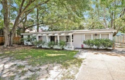 304 E Leonard Street, Southport, NC 28461