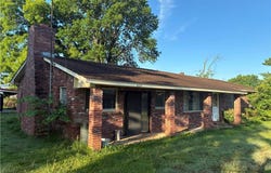 604 Del Norte AVE, Wister, OK 74966