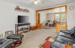 1305 W B, Iron Mountain, MI 49801