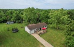 26 Barnard Street, Hillsdale, MI 49242