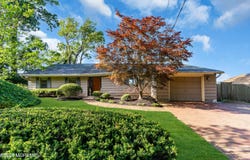 38 Bayside Drive, Atlantic Highlands, NJ 07716