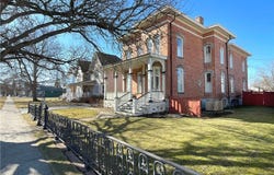280 South Main Street, Canandaigua City, NY 14424