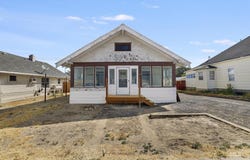 212 8th Ave S, Buhl, ID 83316-1323