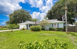 208 SE Sims Circle, Port Saint Lucie, FL 34984