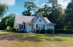 105 Register Avenue, Geneva, AL 36340