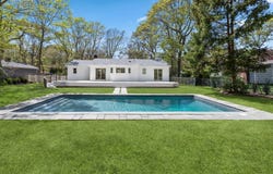 4 Pine Tree Ct, East Quogue, NY 11942