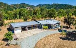 398 STANTON PARK RD, Myrtle Creek, OR 97457